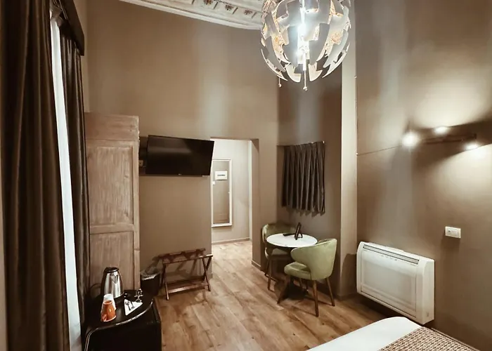 Residenza Sciarra Bed and Breakfast 4*