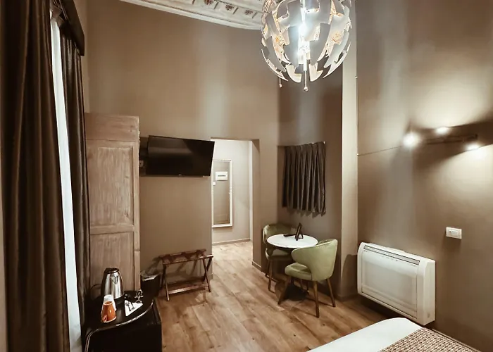 Bed and Breakfast Residenza Sciarra 4*